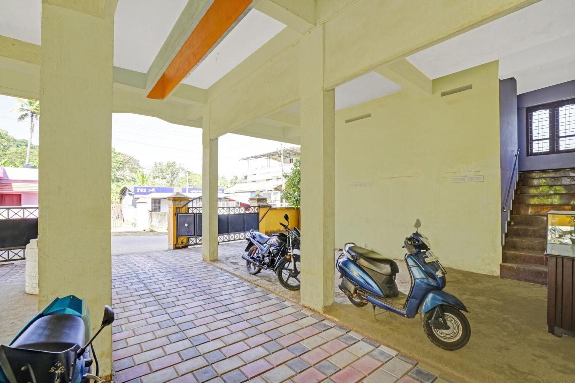 Hotel O Ss Residency Punalur Esterno foto