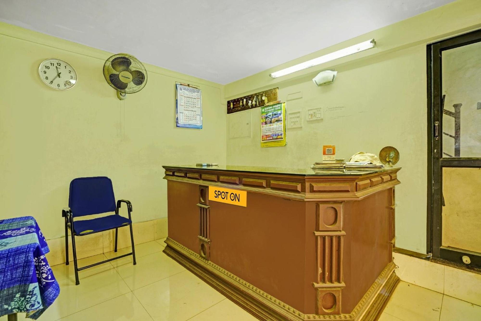 Hotel O Ss Residency Punalur Esterno foto