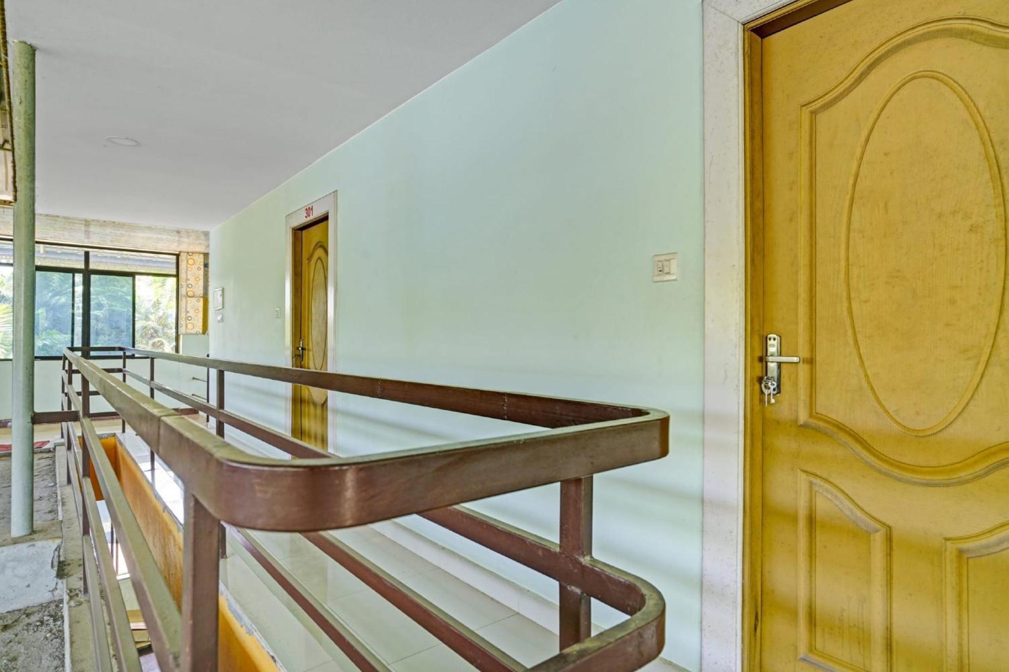Hotel O Ss Residency Punalur Esterno foto